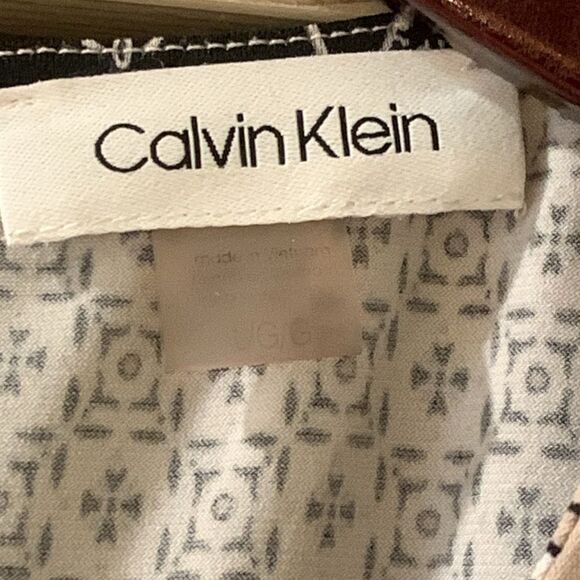CALVIN KLEIN, blouse, short sleeve, button back., large - Picture 2 of 9